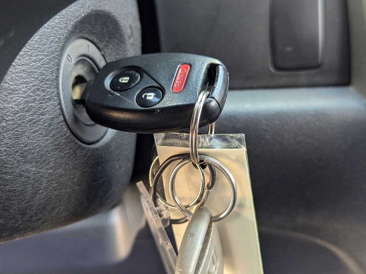 Used 2011 Urban Titanium Metallic Honda LX image 29