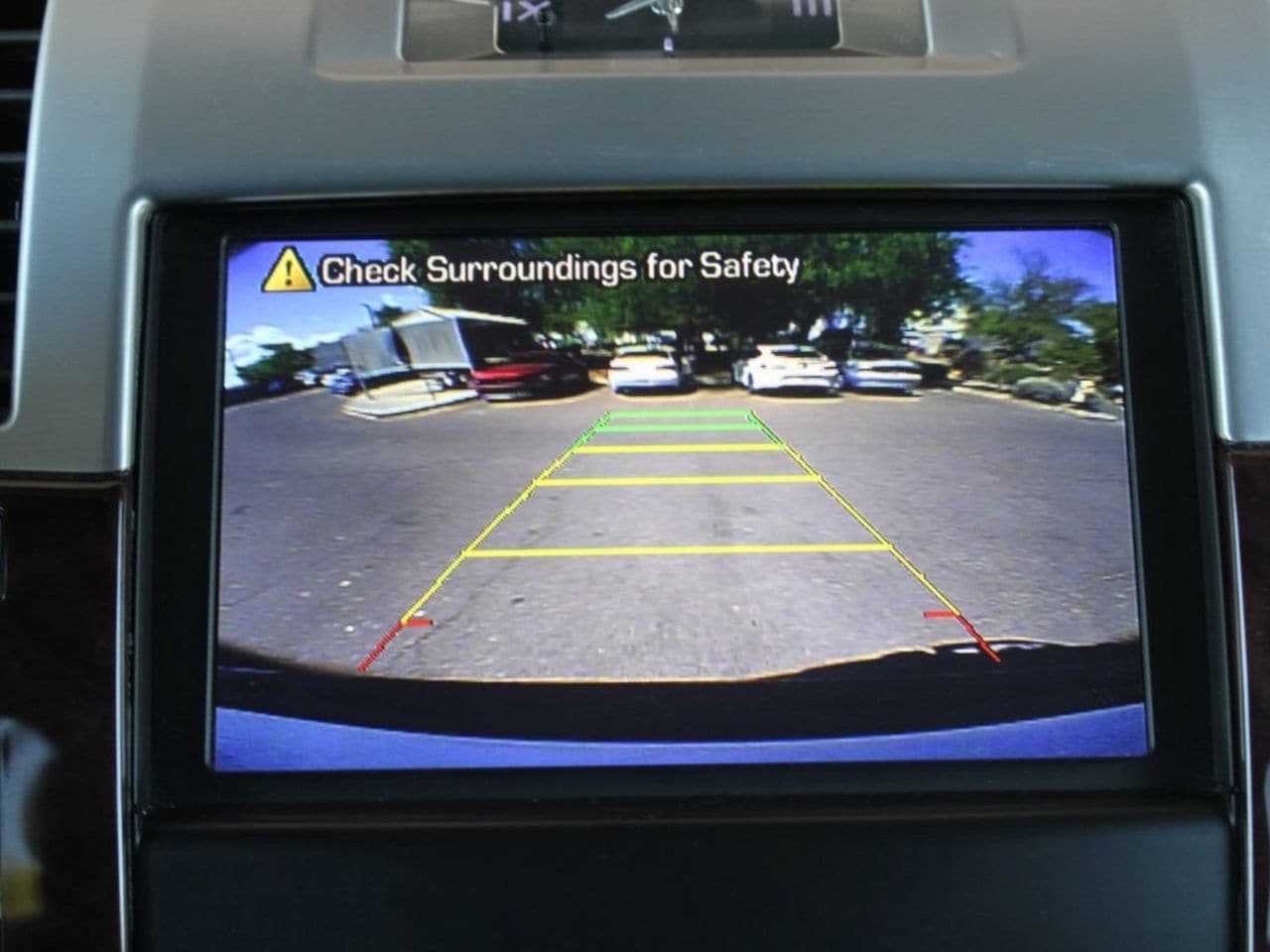 Used 2013 White Diamond Tricoat CADILLAC Premium image 16