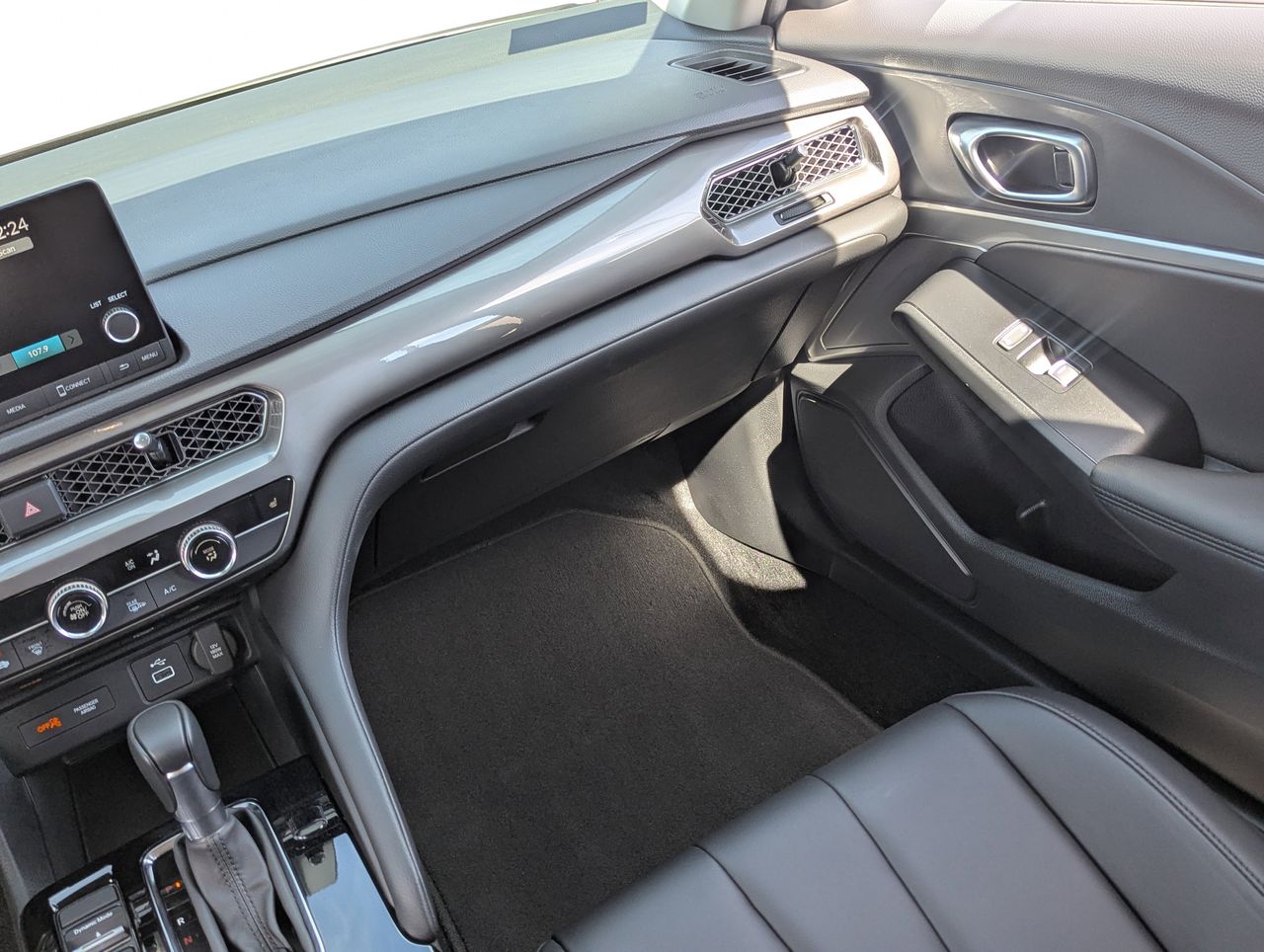 Certified Used 2025 Platinum White Pearl Acura Premium image 19