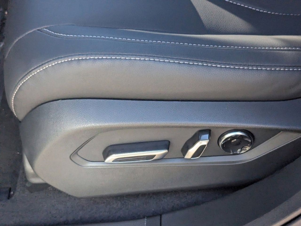 New 2026 Platinum White Pearl Acura SH-AWD image 16