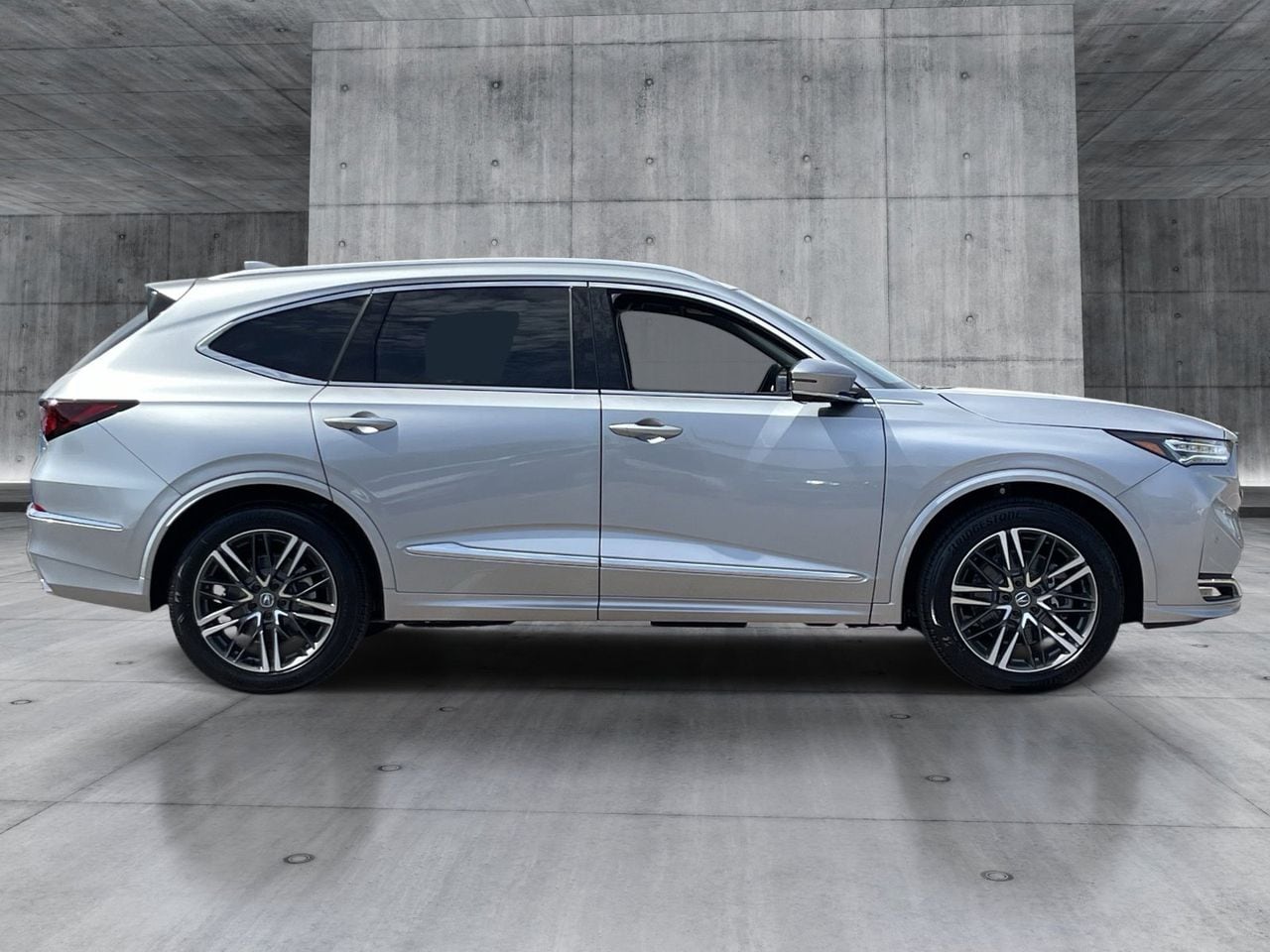 New 2026 Solar Silver Metallic Acura SH-AWD Advance Package image 7