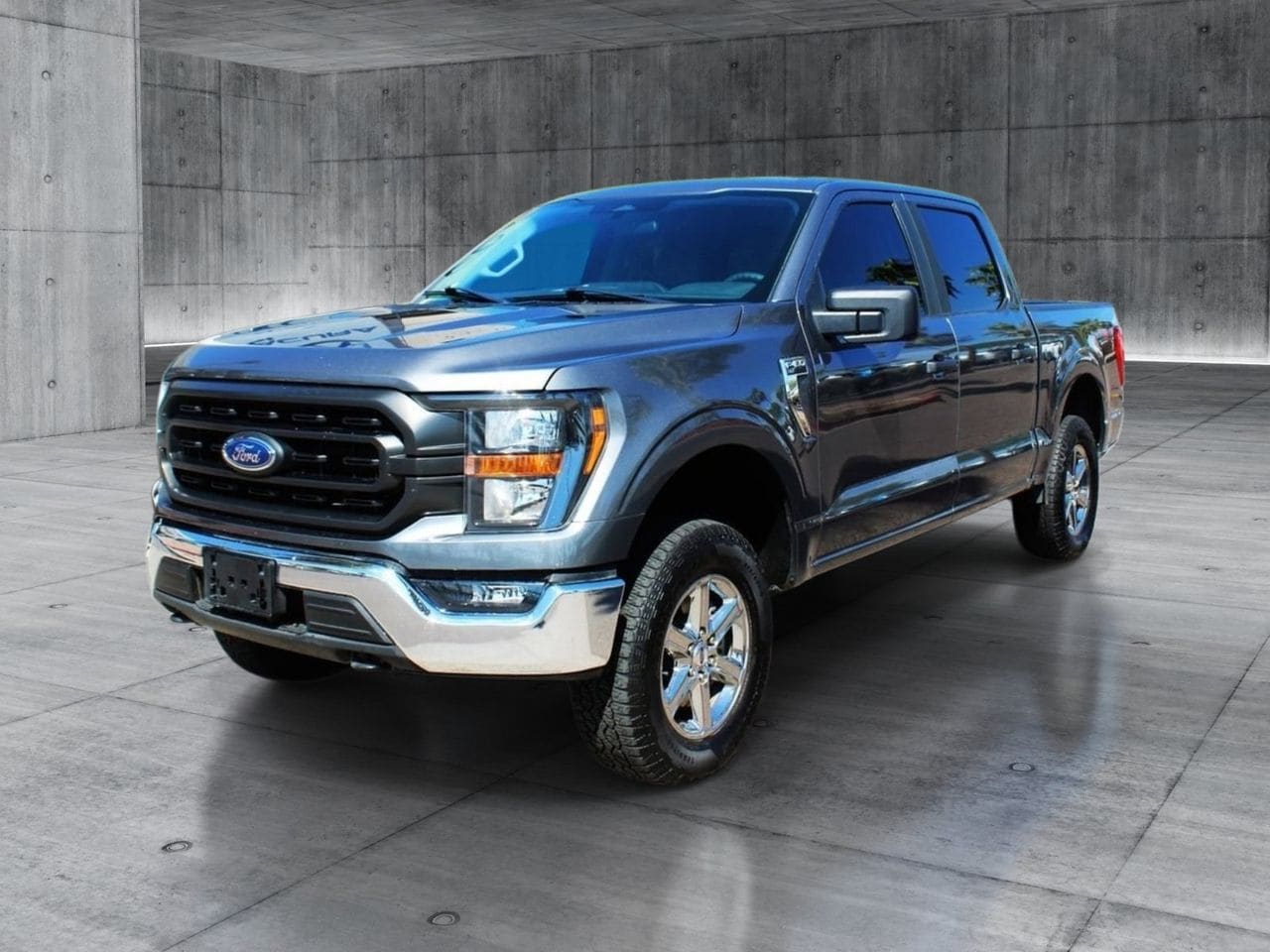 Used 2023 Carbonized Gray Metallic Ford XLT image 10