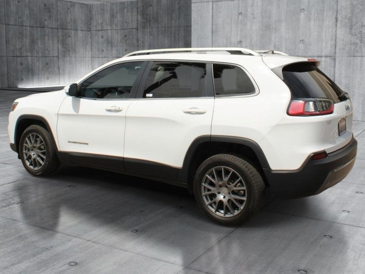 Used 2020 Bright White Clearcoat Jeep Limited image 3