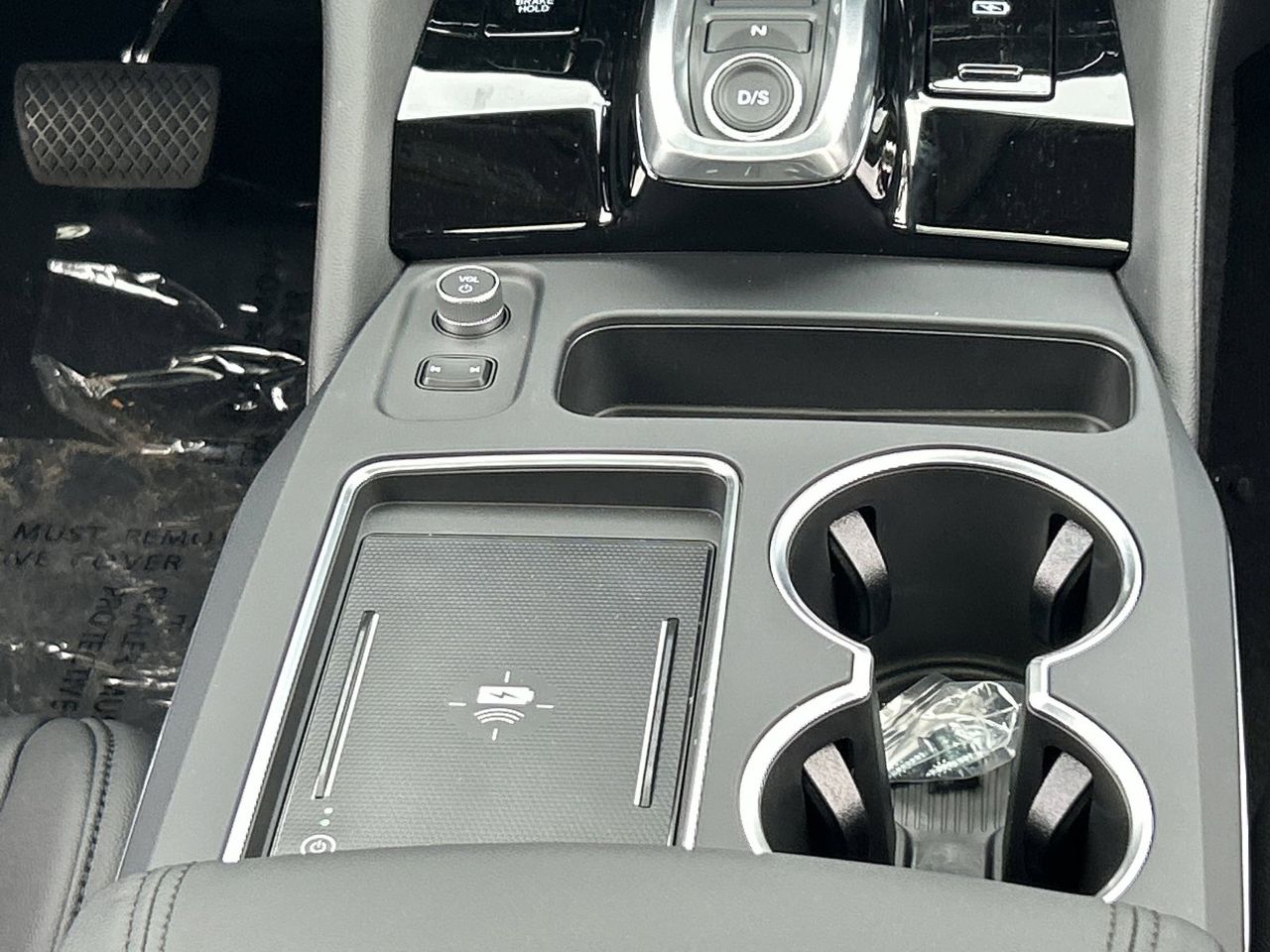 New 2026 Solar Silver Metallic Acura SH-AWD image 2