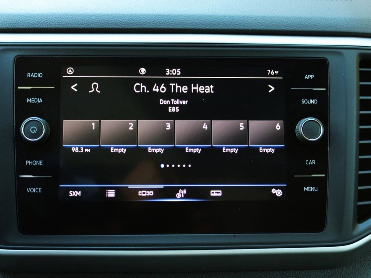 Used 2021 Deep Black Pearl Volkswagen 2.0T SE w/Technology image 14