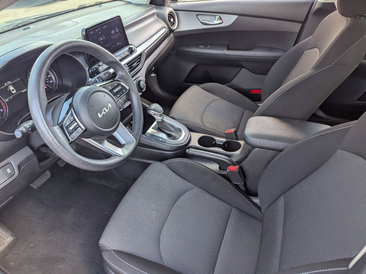 Used 2024 Gravity Gray Kia LXS image 25