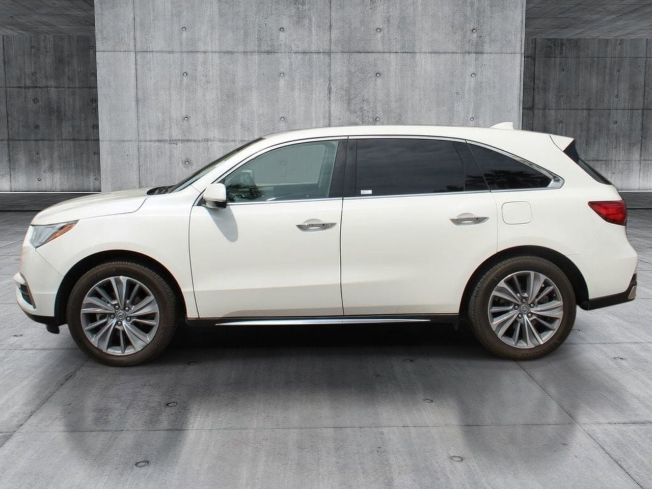 Used 2017 White Diamond Pearl Acura 3.5L w/Technology Package image 2