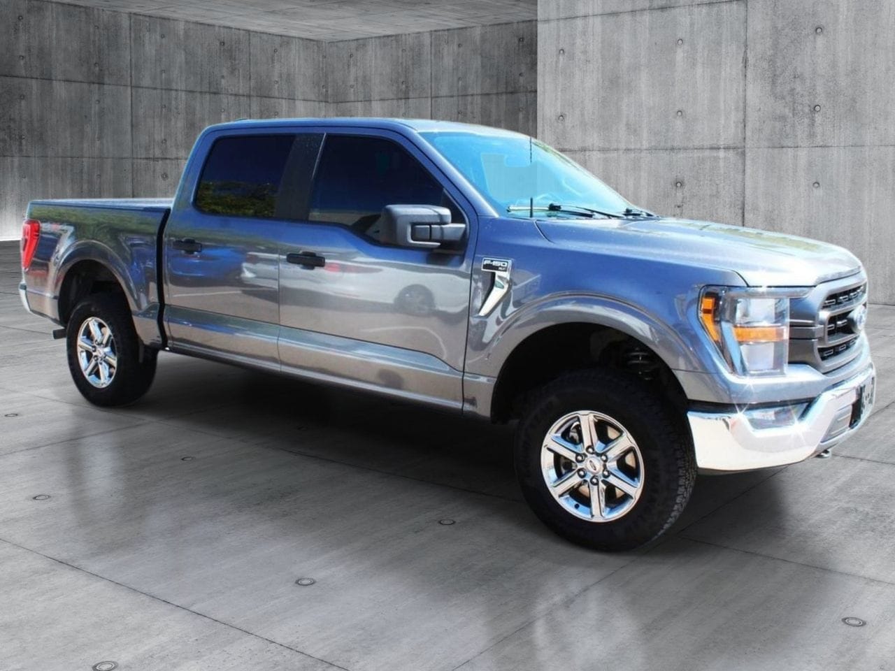 Used 2023 Carbonized Gray Metallic Ford XLT image 7