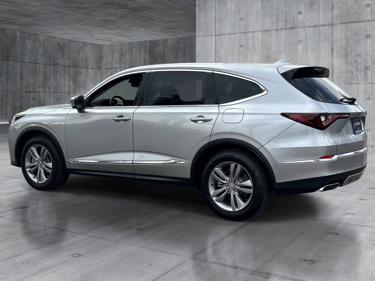 New 2026 Solar Silver Metallic Acura SH-AWD image 2