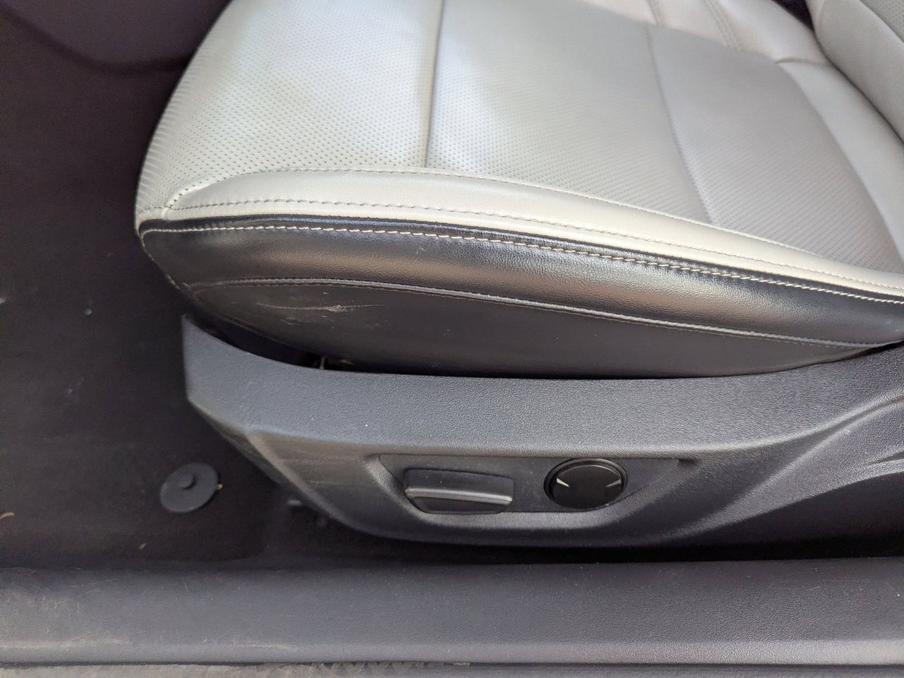 Used 2024 Gray Metallic Ford Ecoboost Premium image 27