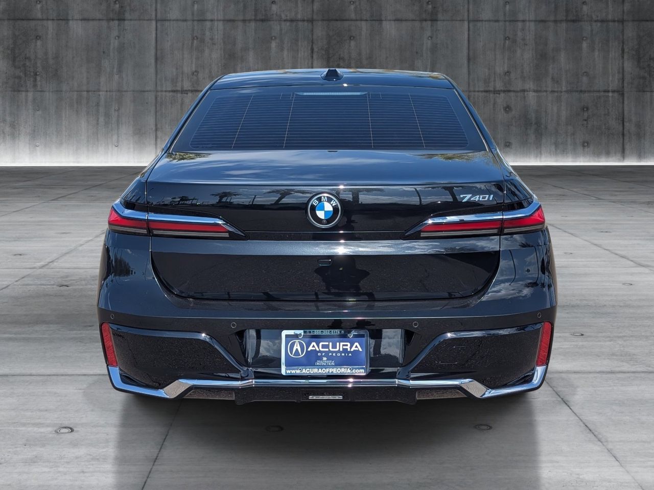 Used 2024 Black Sapphire Metallic BMW 740i image 4