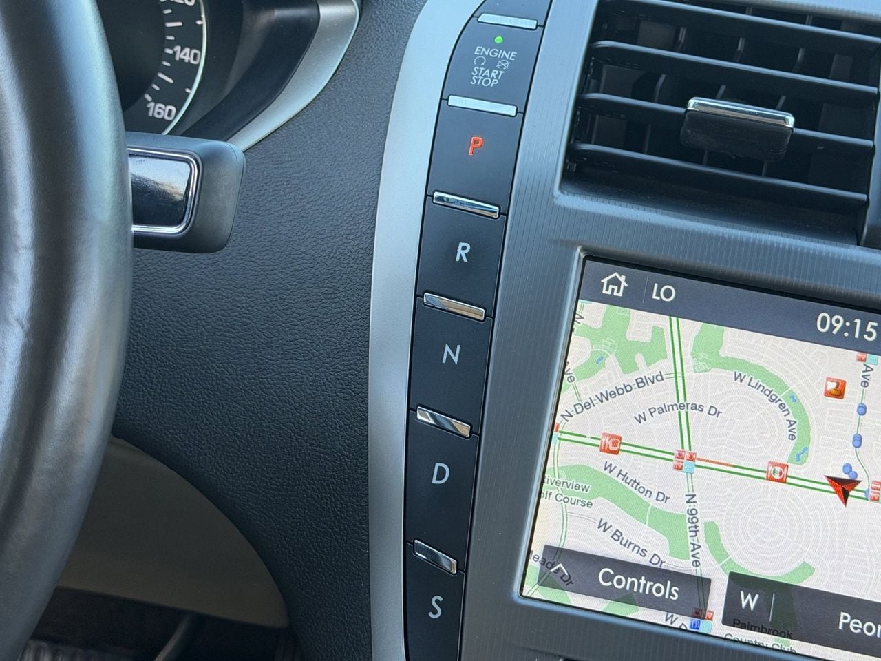 Used 2020 White Platinum Metallic Tri-Coat Lincoln Reserve image 22