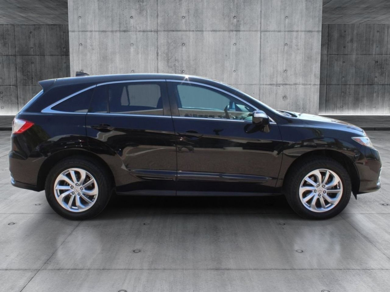 Used 2018 Crystal Black Pearl Acura Technology Package image 7
