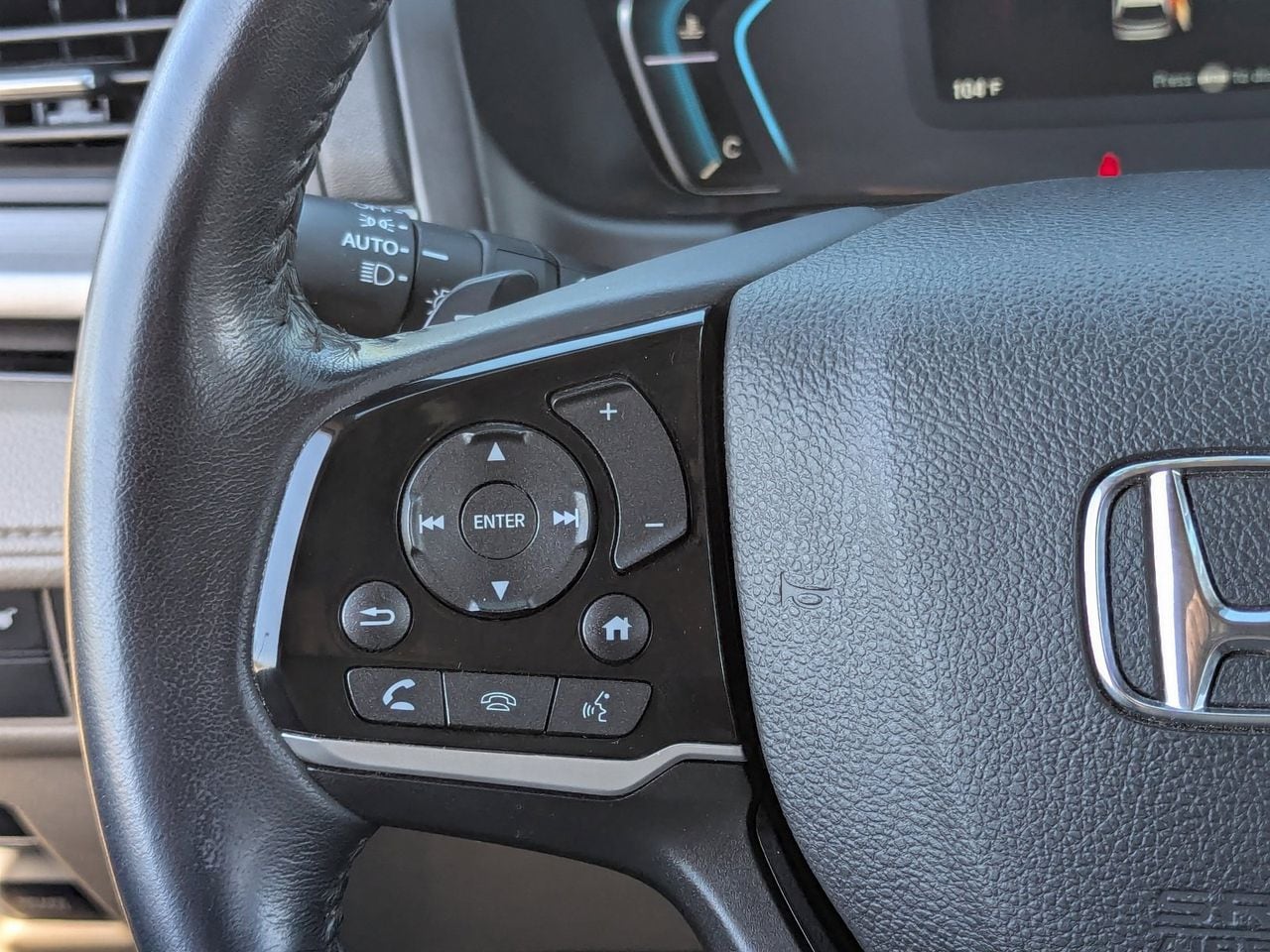 Used 2023 Platinum White Pearl Honda Touring image 26