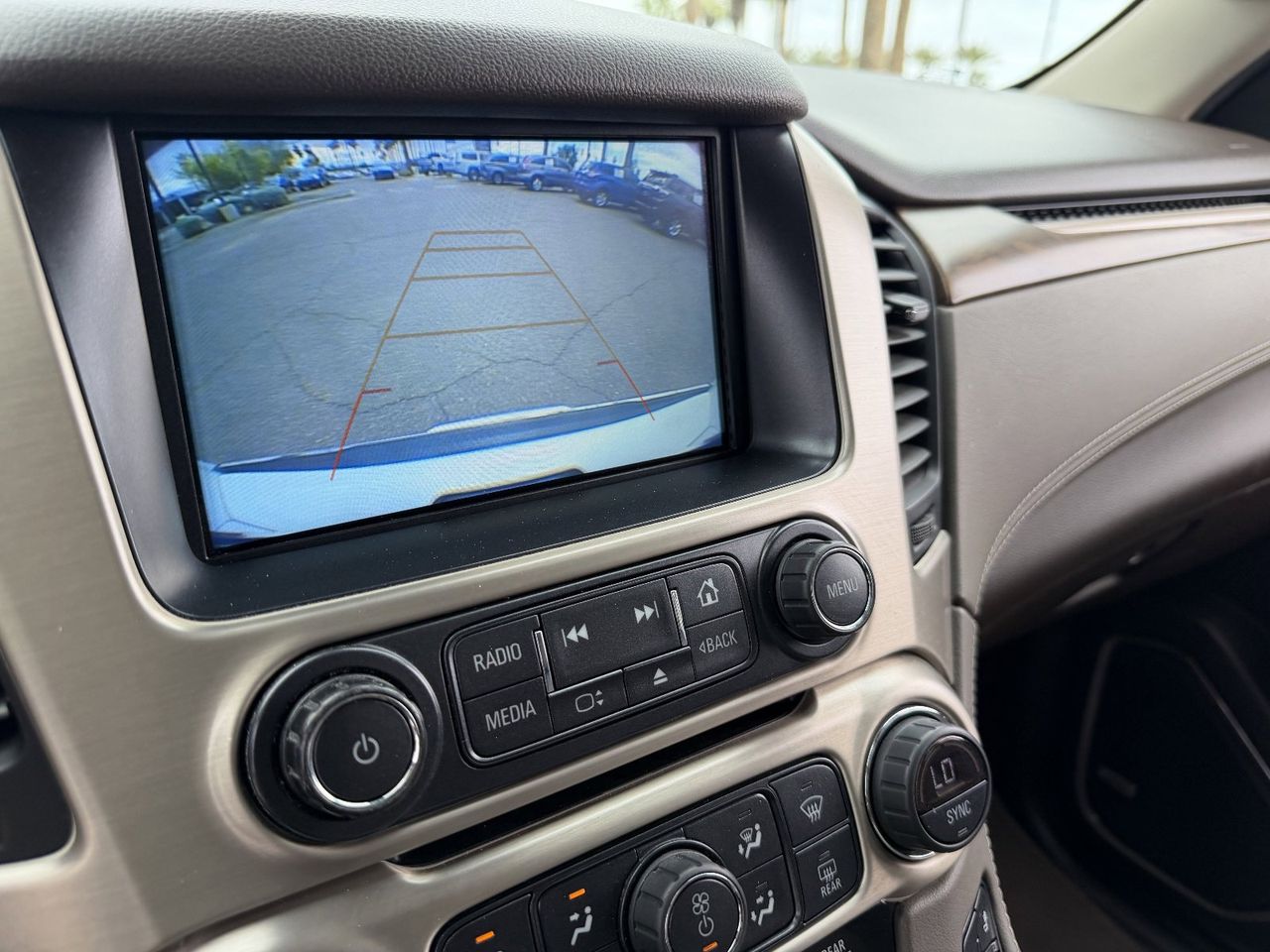 Used 2019 White Frost Tricoat GMC Denali image 32