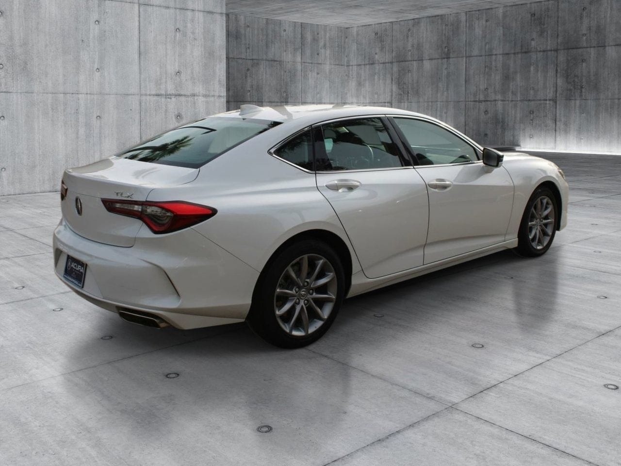 Certified Used 2023 Platinum White Pearl Acura Premium Base image 5