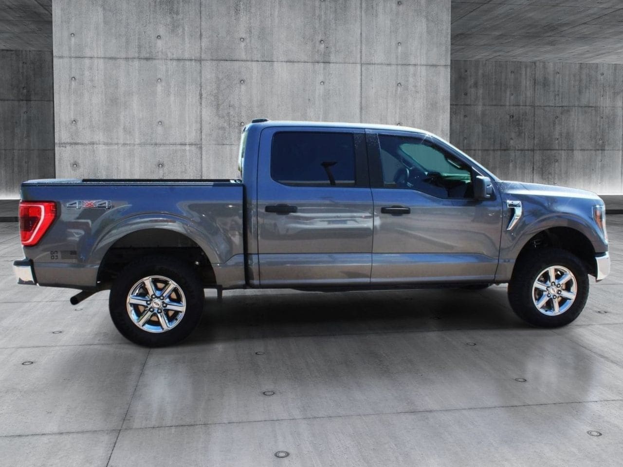 Used 2023 Carbonized Gray Metallic Ford XLT image 6
