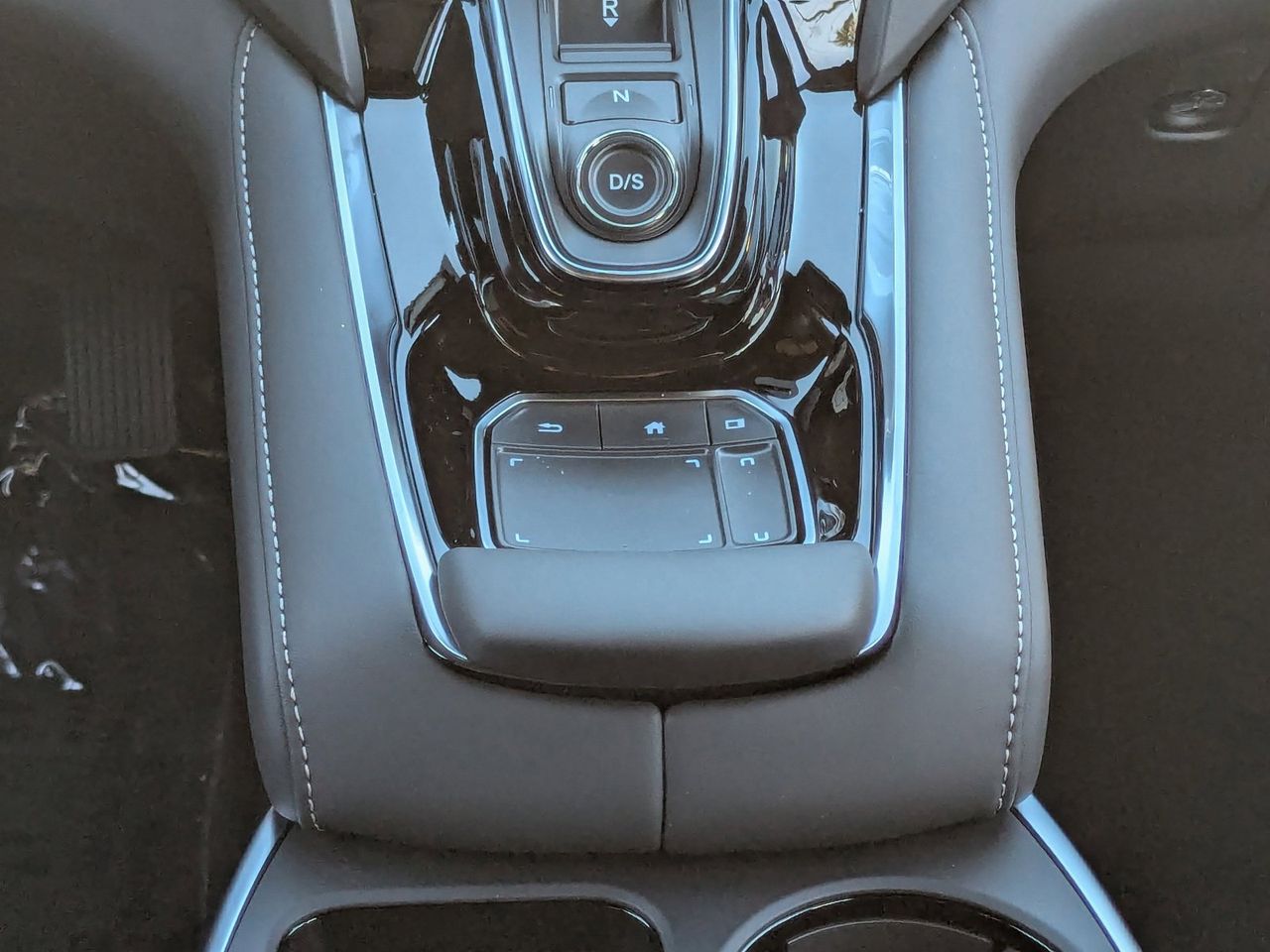 New 2026 Platinum White Pearl Acura SH-AWD image 25