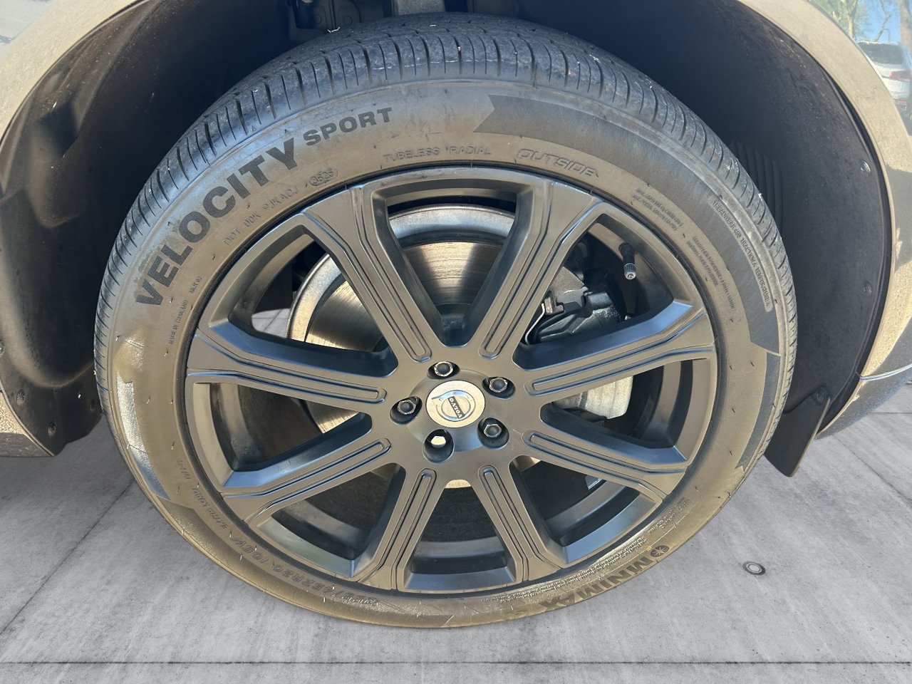 Used 2018 Pine Gray Metallic Volvo T6 Inscription image 9