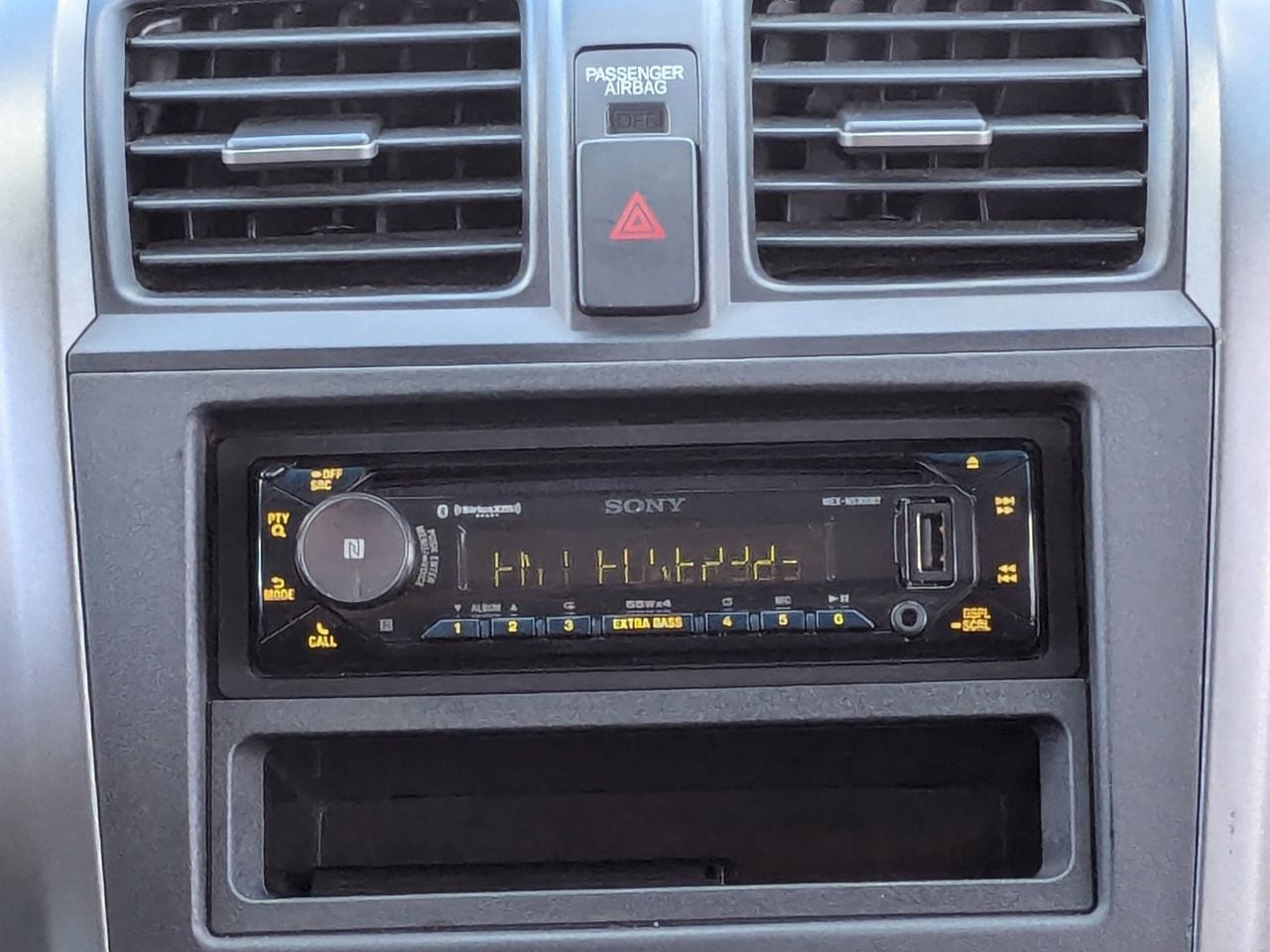 Used 2011 Urban Titanium Metallic Honda LX image 19