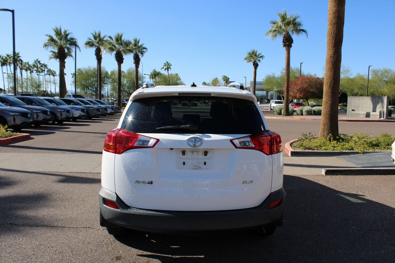 2013 Toyota RAV4 XLE photo 3