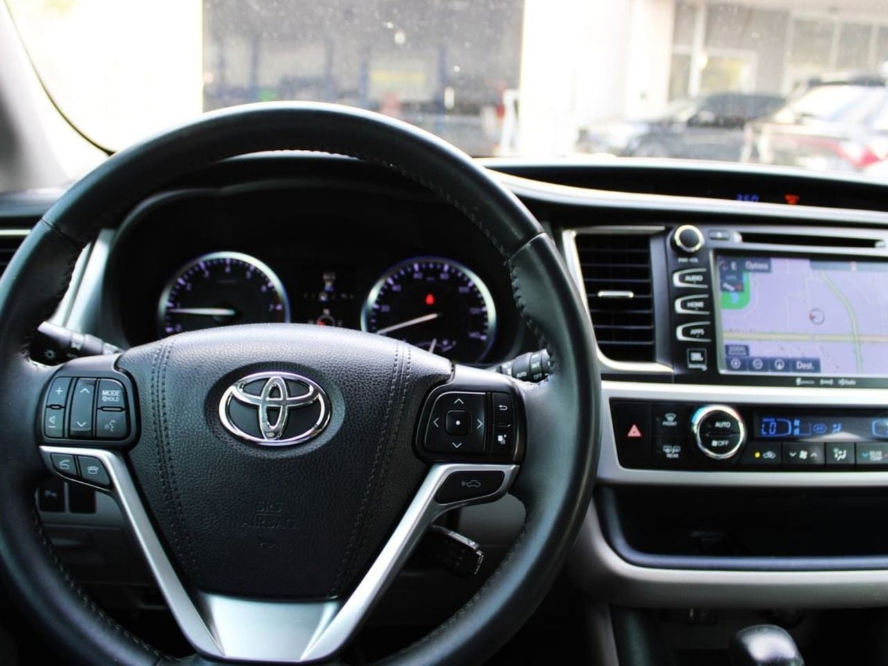 Used 2016 Predawn Gray Mica Toyota Limited image 31