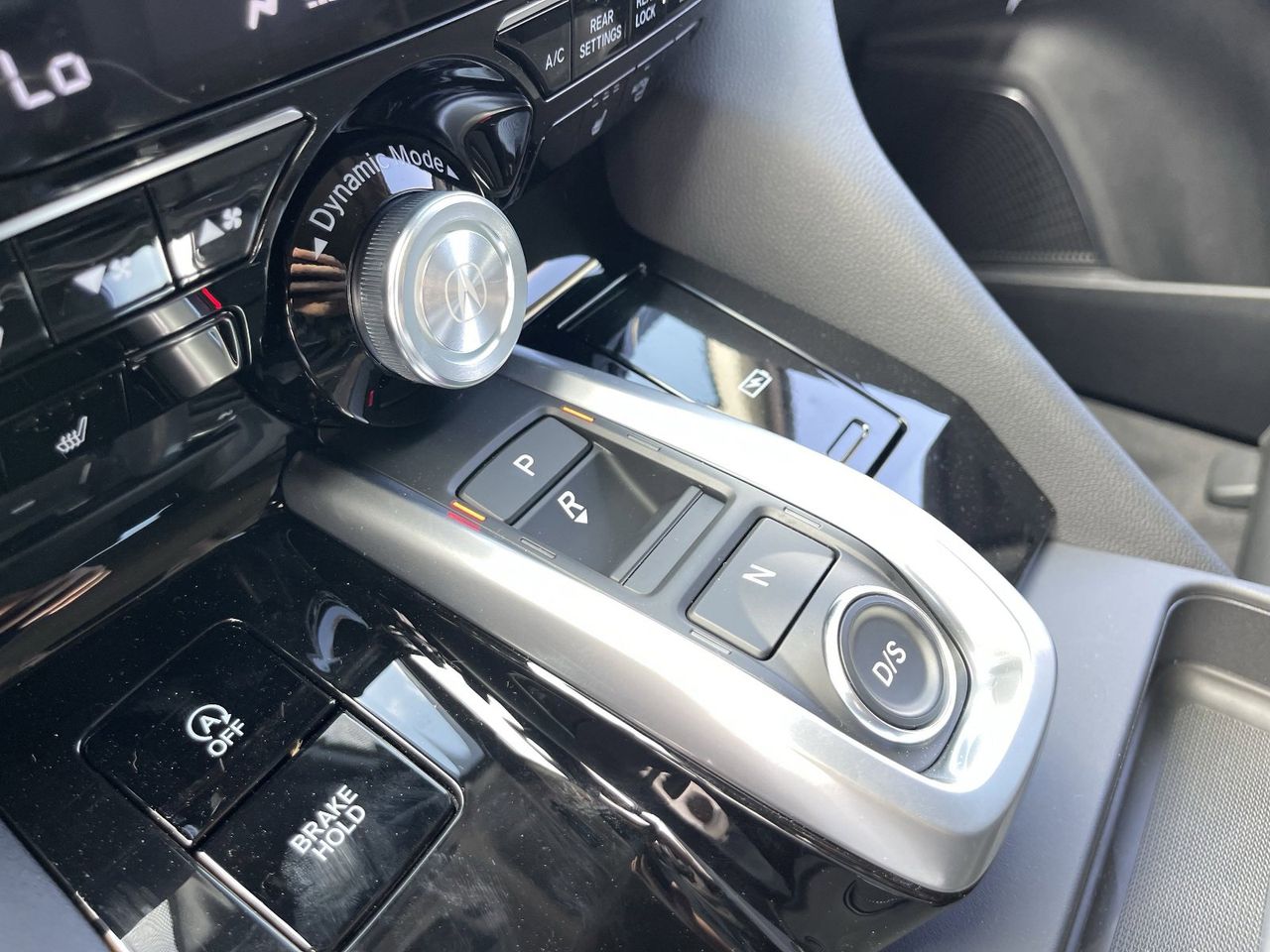 New 2026 Platinum White Pearl Acura FWD image 29