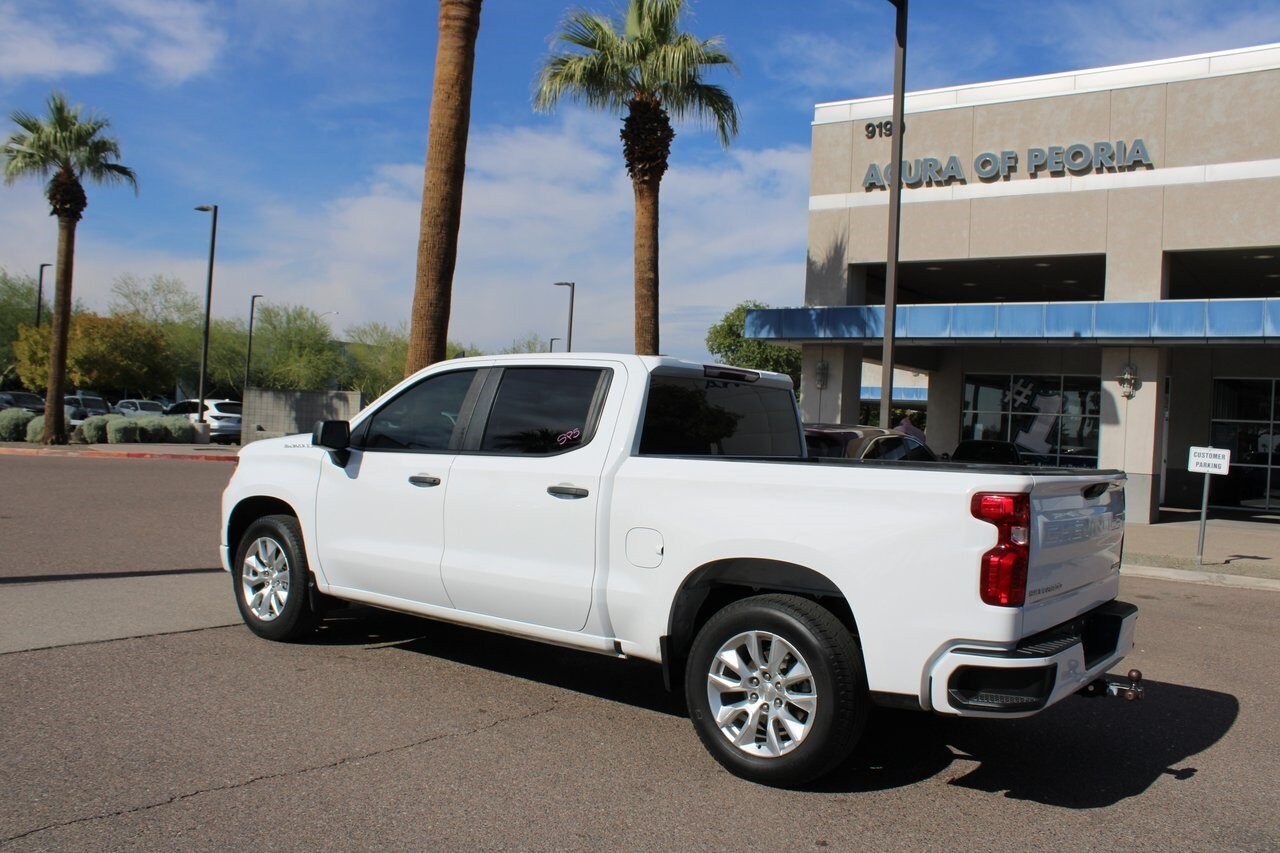 2024 Chevrolet Silverado 1500 Custom photo 3