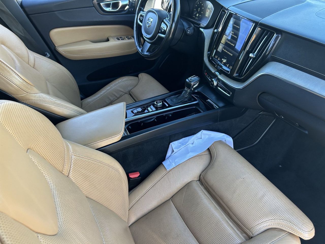 Used 2018 Pine Gray Metallic Volvo T6 Inscription image 14