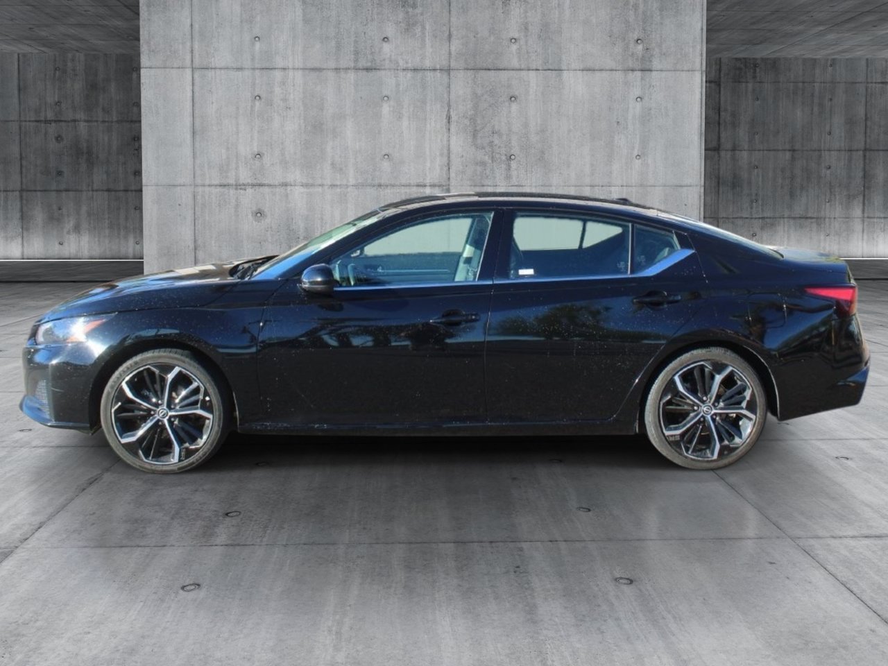 Used 2025 Nissan Altima 2.5 SR Sedan