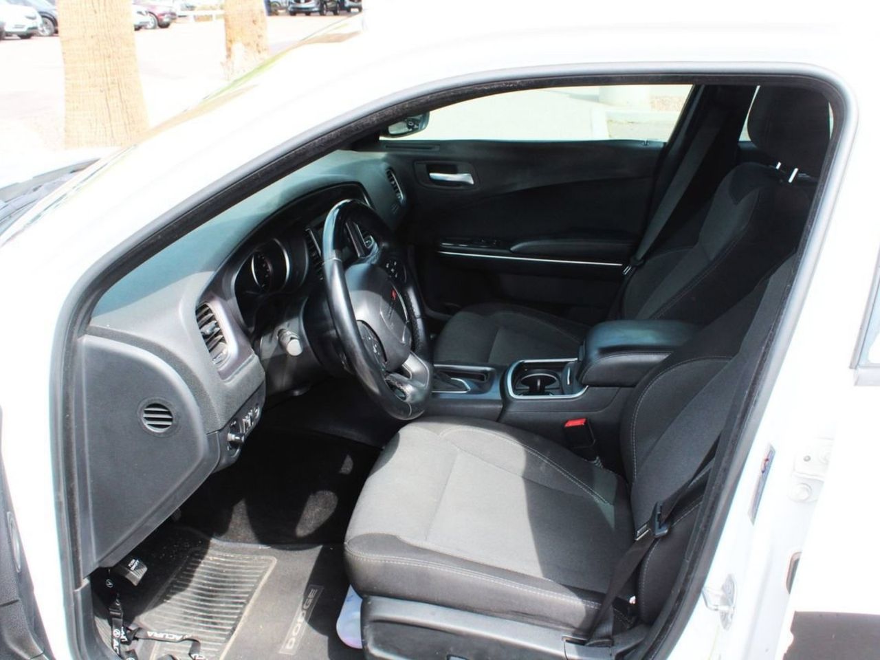 Used 2016 Bright White Clearcoat Dodge SE image 11