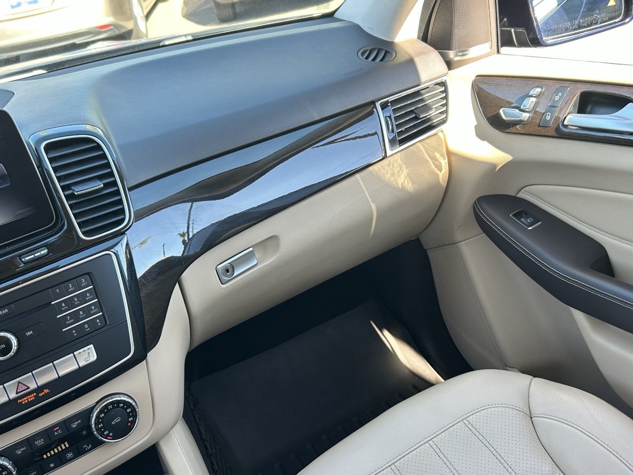 Used 2018 Lunar Blue Metallic Mercedes-Benz GLE 350 4maticÂ® image 19