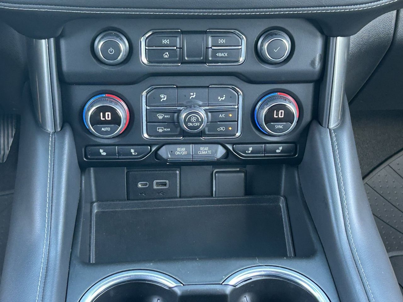 Used 2022 Iridescent Pearl Tricoat Chevrolet Z71 image 22