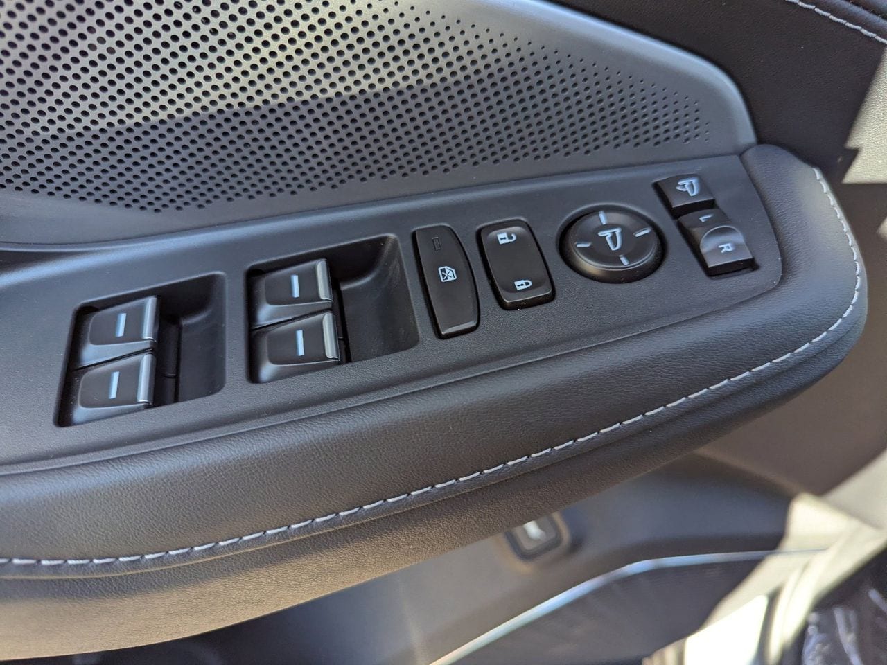 New 2026 Platinum White Pearl Acura SH-AWD Advance Package image 32