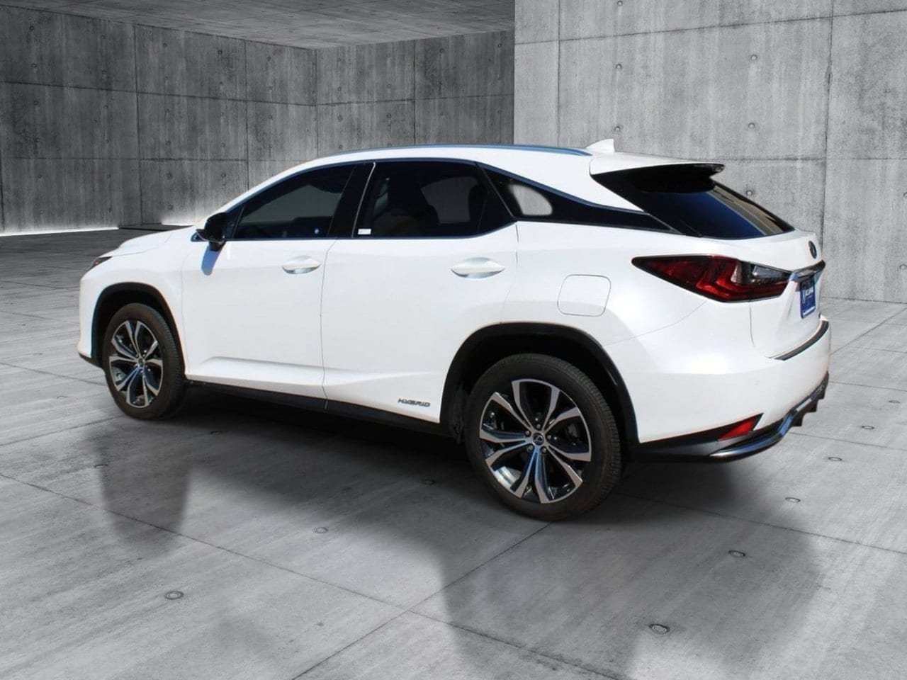 Used 2021 Eminent White Pearl Lexus 450h image 3