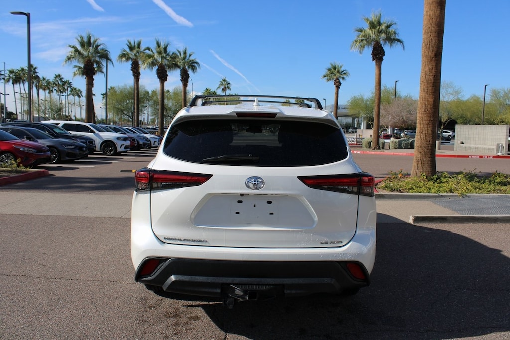 Used 2020 Toyota Highlander LE SUV