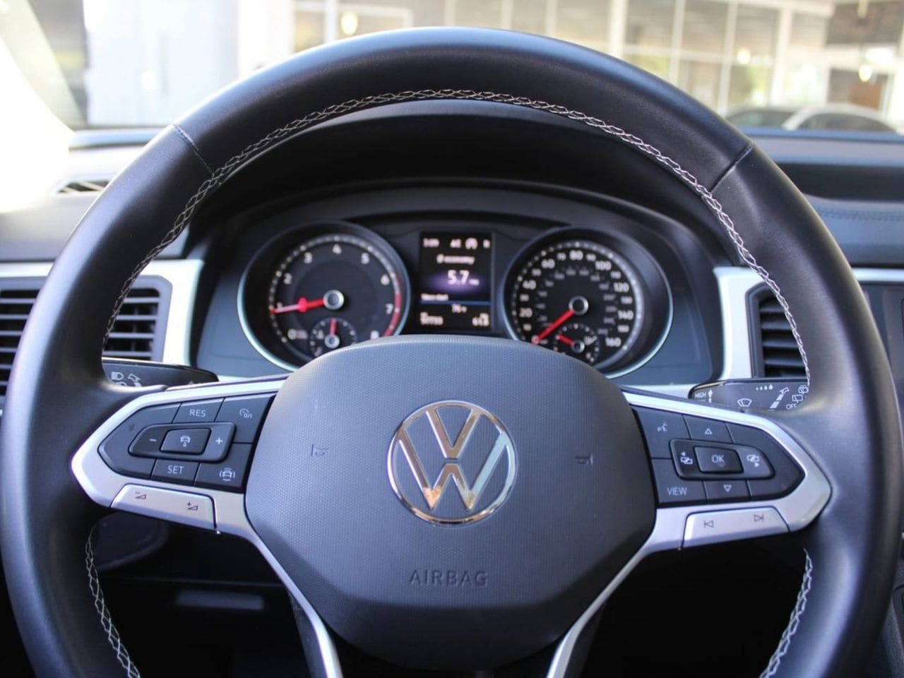 Used 2021 Deep Black Pearl Volkswagen 2.0T SE w/Technology image 25