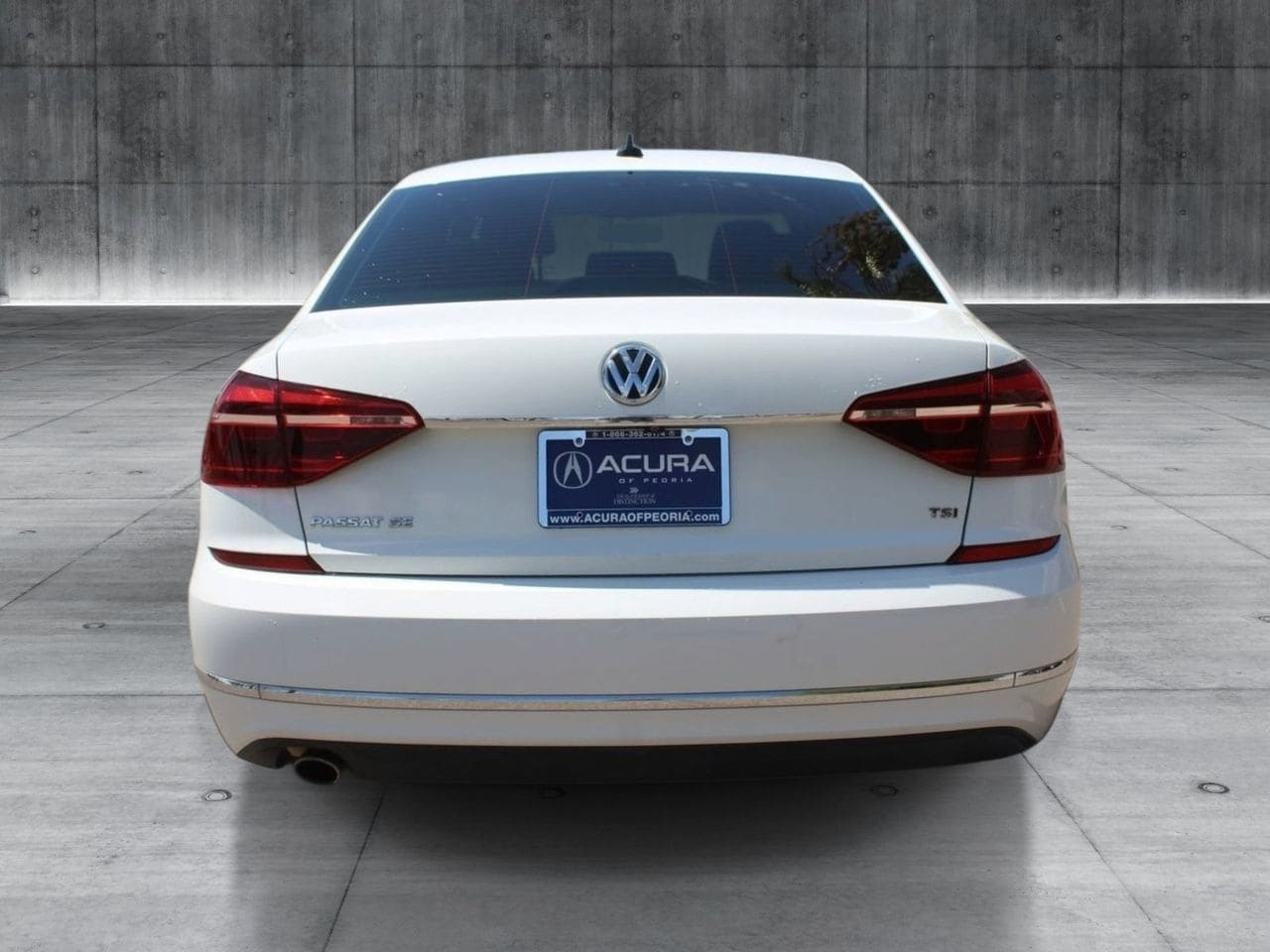 Used 2018 Pure White Volkswagen 2.0T SE image 5