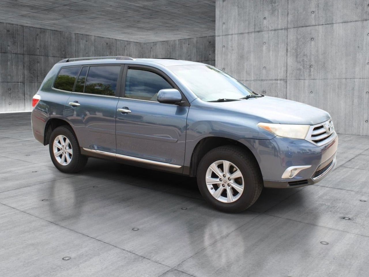 Used 2011 Shoreline Blue Pearl Toyota Premium image 7