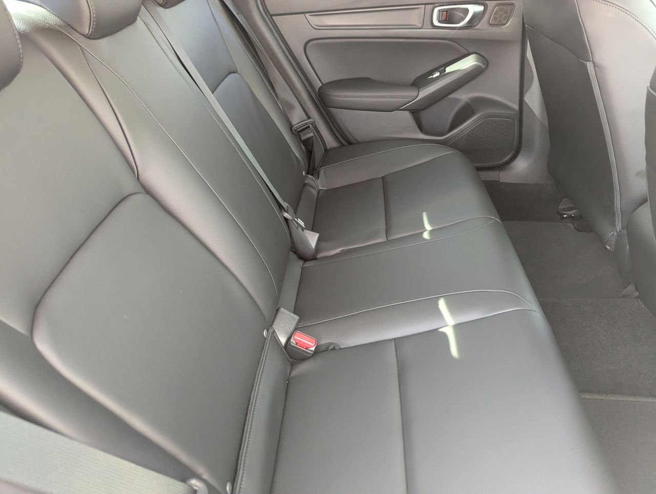 Certified Used 2025 Platinum White Pearl Acura Premium image 15