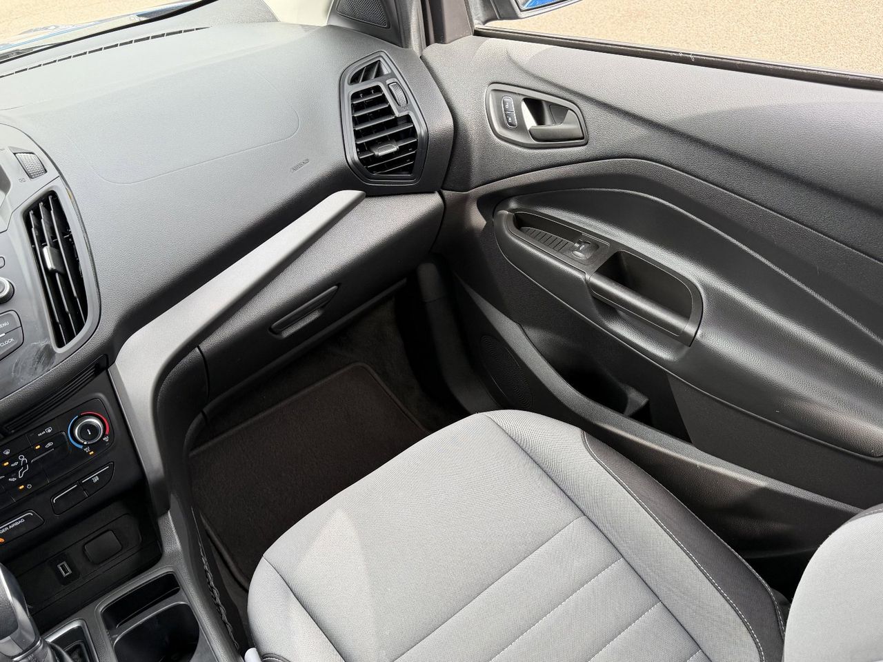 Used 2018 Lightning Blue Ford S image 18