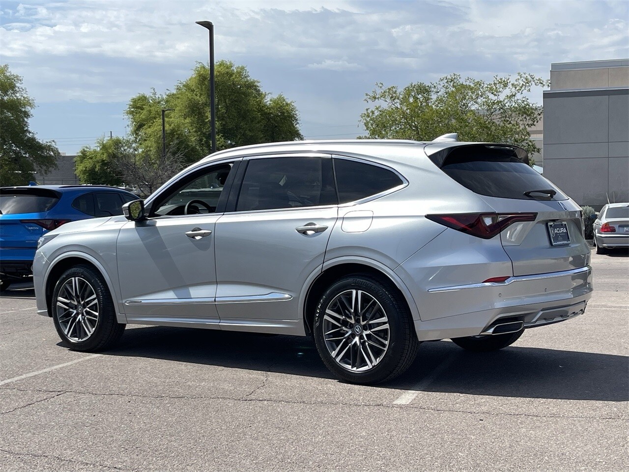 2026 Acura MDX SH-AWD Advance photo 4