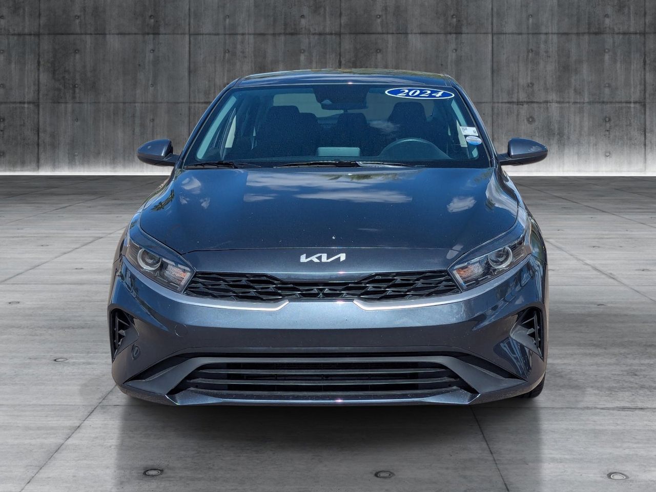 Used 2024 Gravity Gray Kia LXS image 8