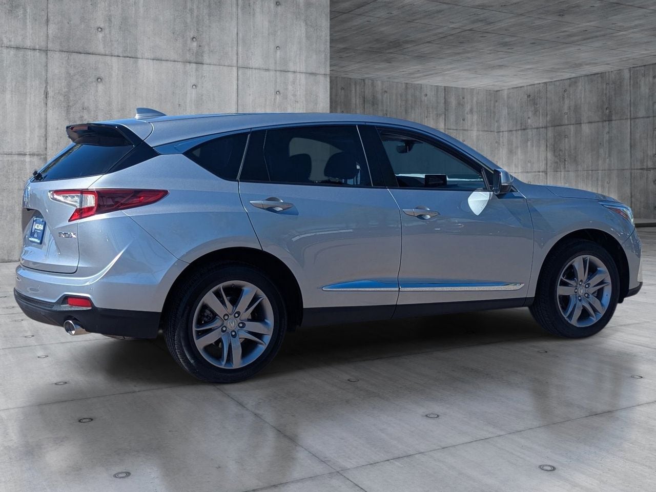 Used 2019 Lunar Silver Metallic Acura Advance Package image 5