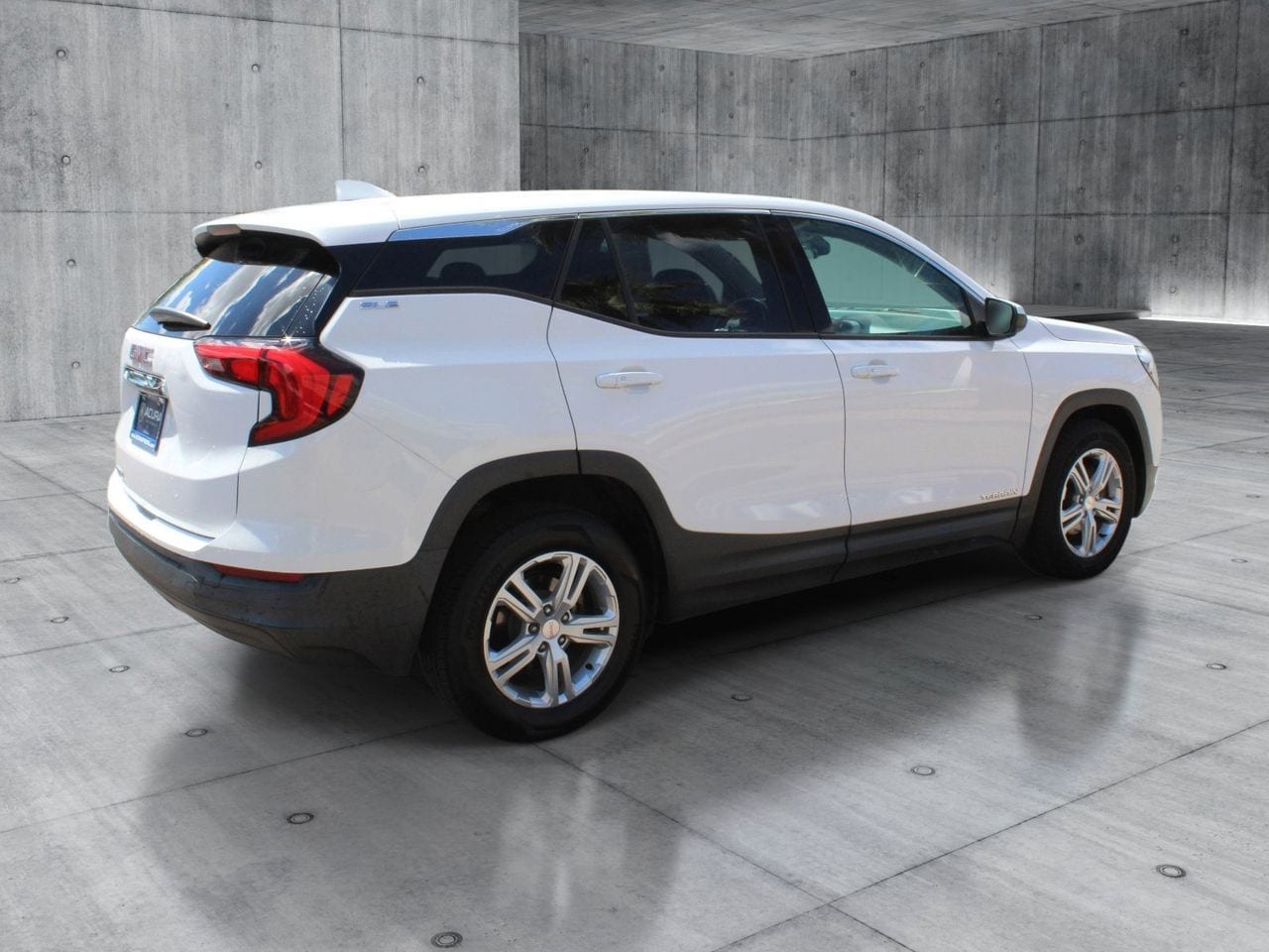 Used 2020 Summit White GMC SLE image 5