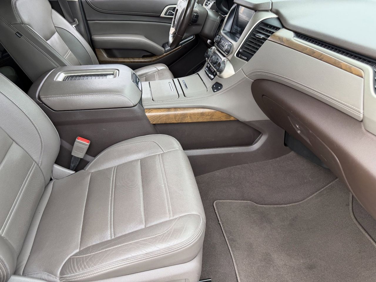 Used 2019 White Frost Tricoat GMC Denali image 13