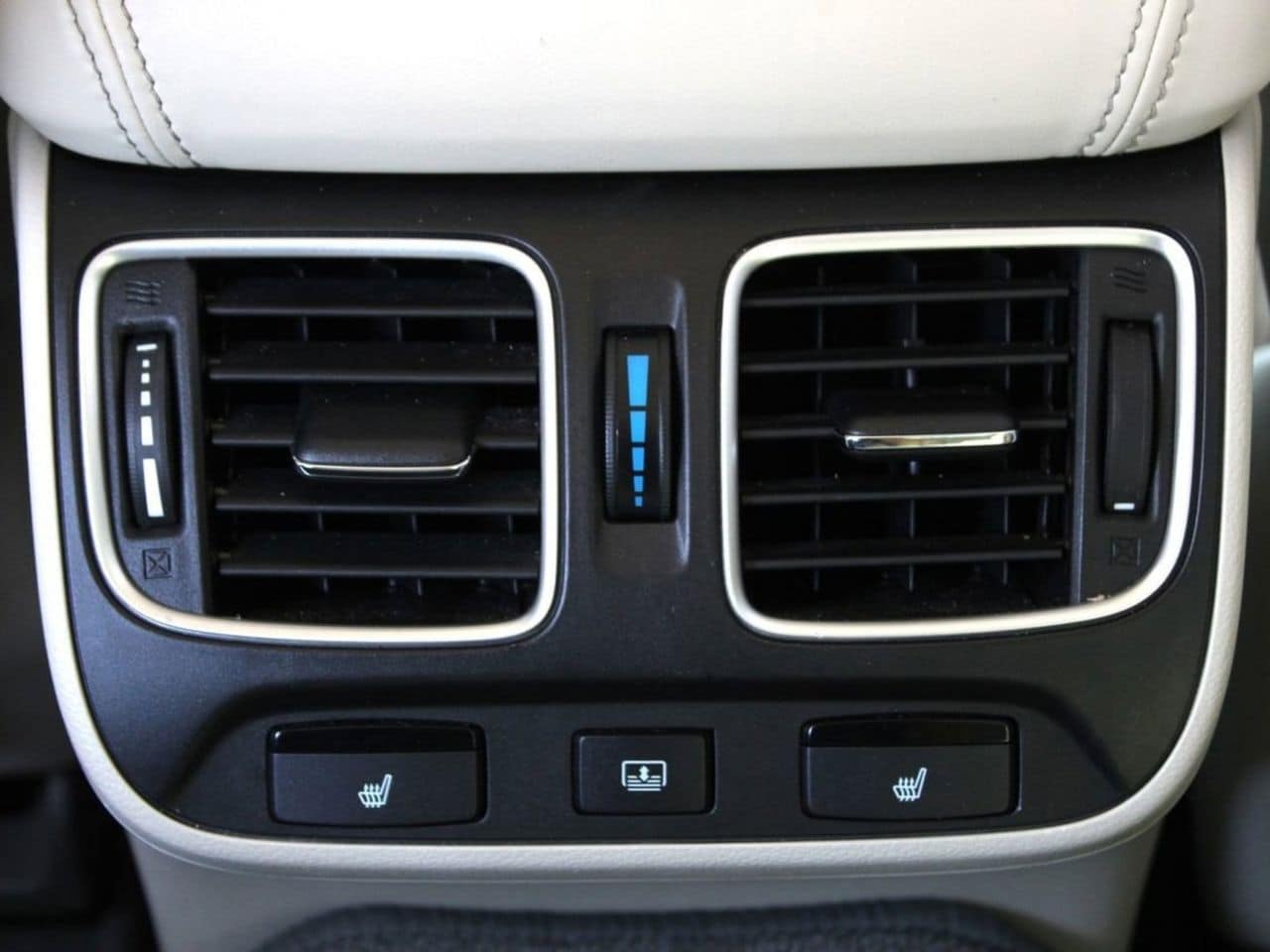 Used 2020 Platinum White Pearl Acura Advance Package SH-AWD image 11