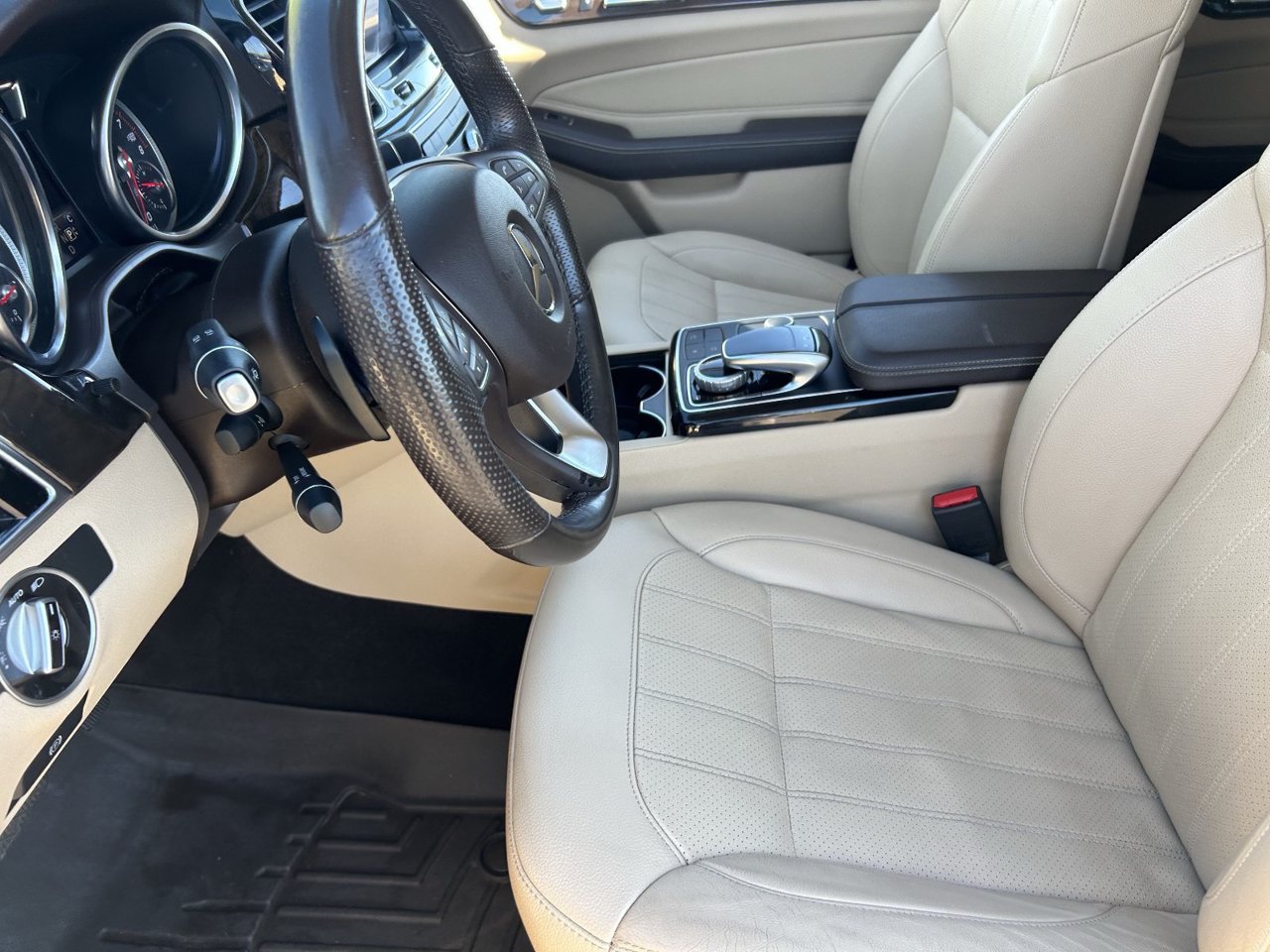 Used 2018 Lunar Blue Metallic Mercedes-Benz GLE 350 4maticÂ® image 29