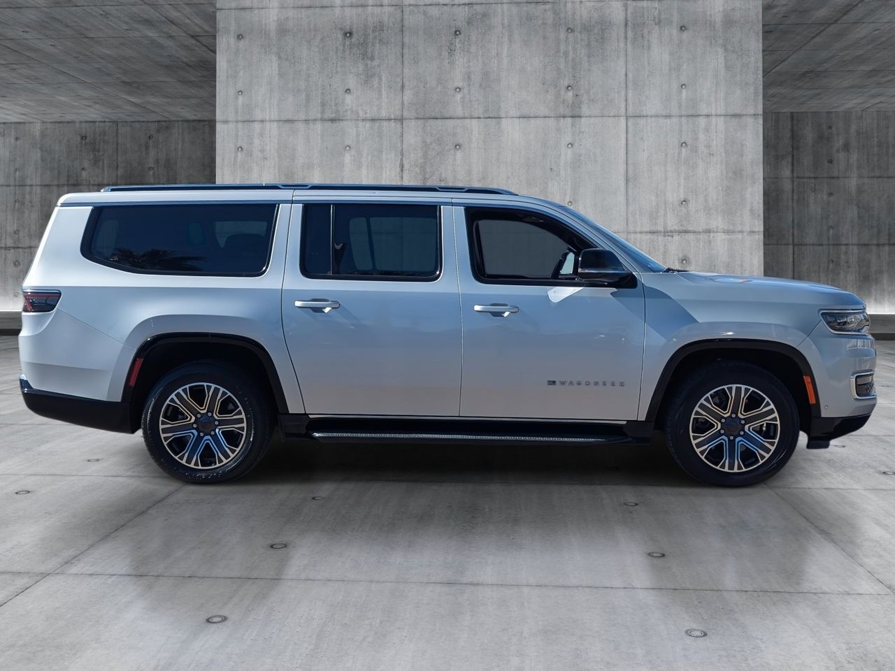 Used 2023 Silver Zynith Jeep Series II image 6