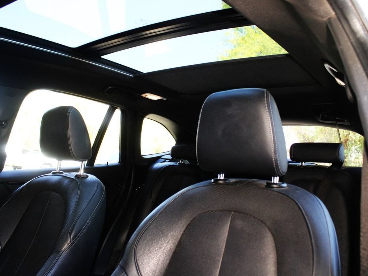 Used 2018 Alpine White BMW sDrive28i image 22
